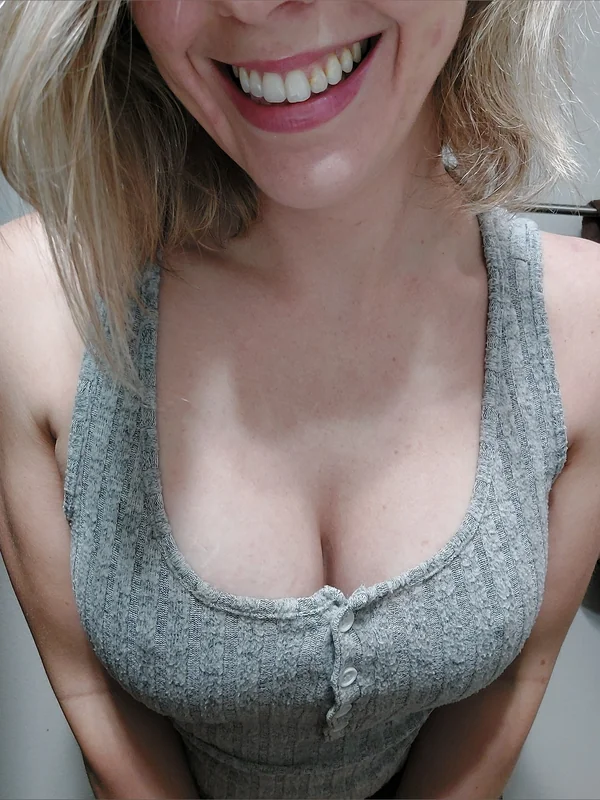 Nikki_Day OnlyFans Profile Nikki_Day OnlyFans creator with big assets