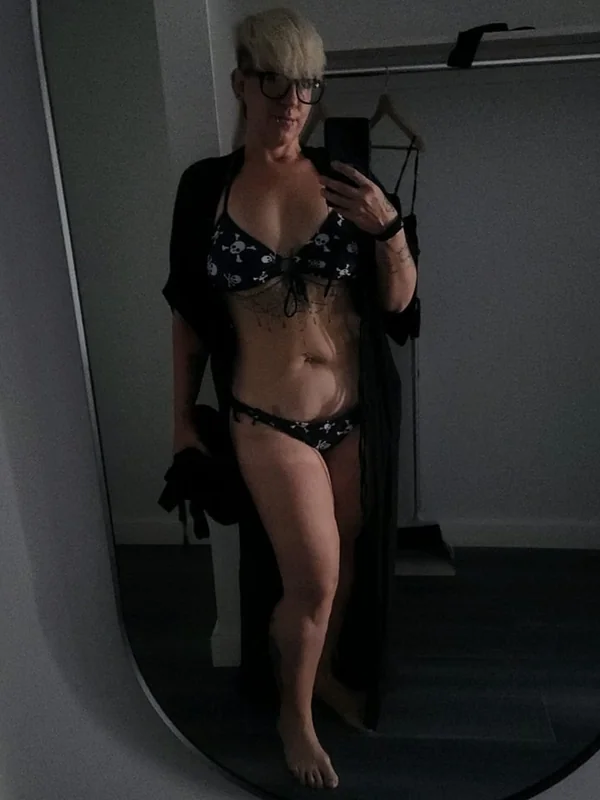 Nikki Solstice OnlyFans Blonde Tattooed Creator