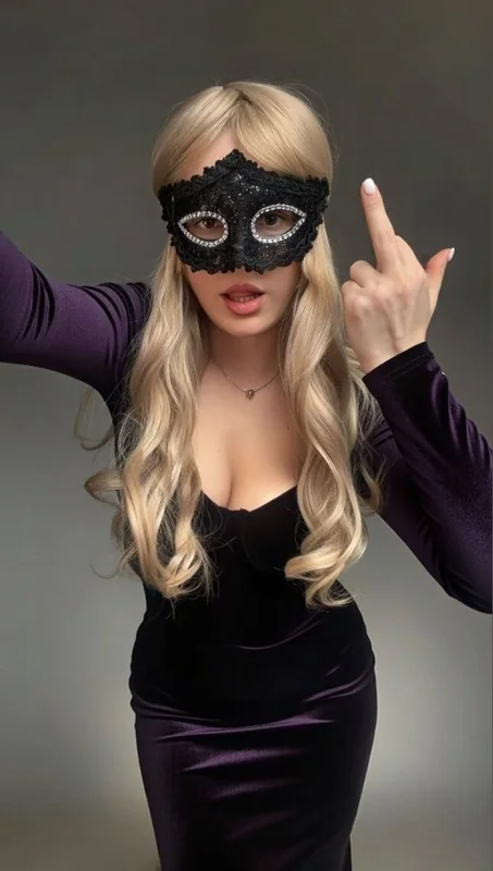 Nina OnlyFans Creator Profile Nina OnlyFans curvy blonde goddess
