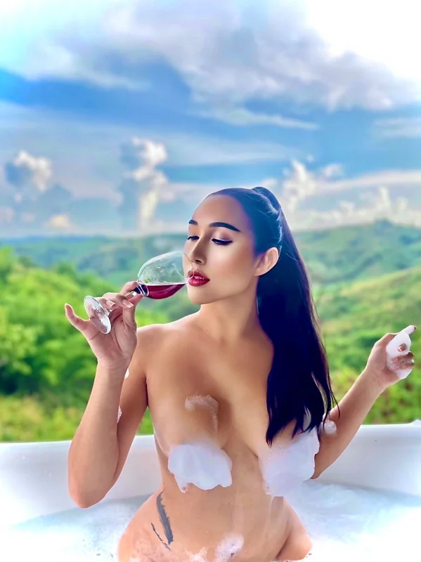 Ninewladyboy on OnlyFans with amazing features