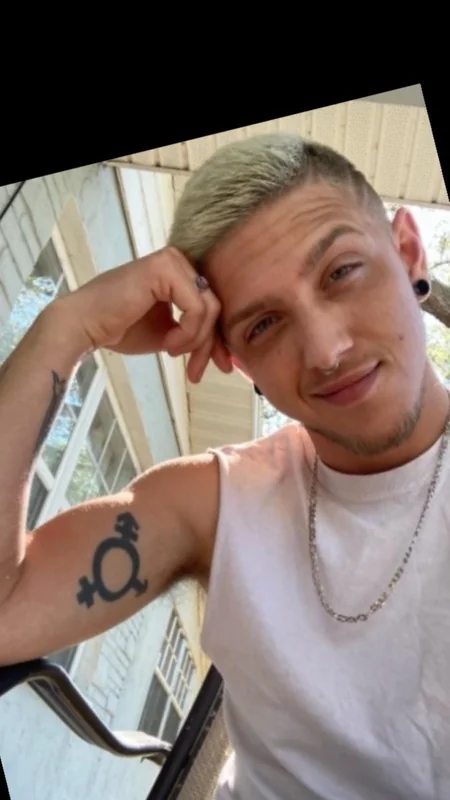 Noahwithnoark OnlyFans Creator Noahwithnoark OnlyFans male creator