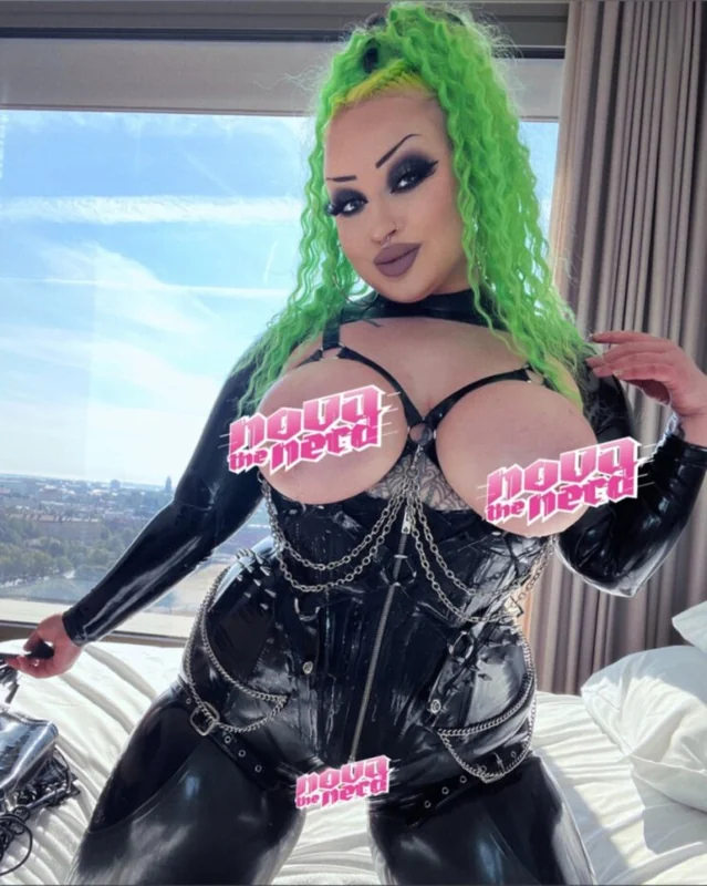 Nova The Nerd VIP OnlyFans profile