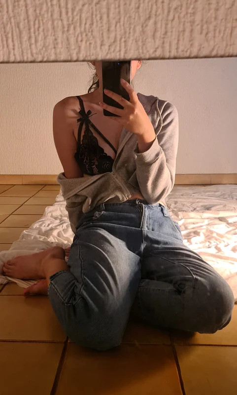 Nudataly OnlyFans Creator Nudataly OnlyFans Petite Creator