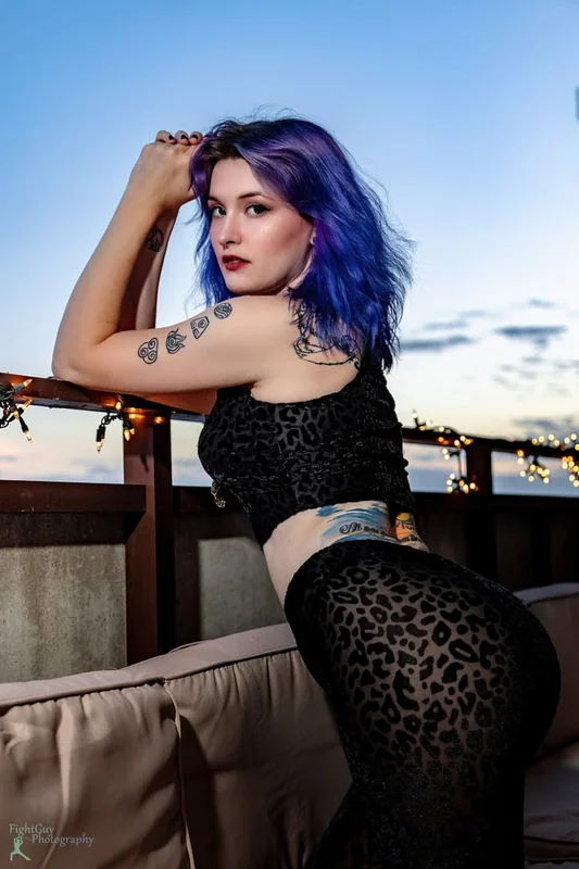 Kit OnlyFans freelance model specializing in boudoir