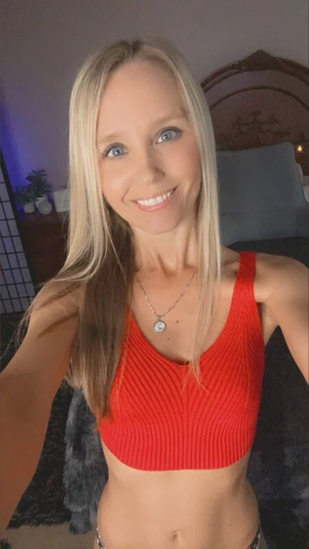 Lovely Gray - OnlyFans Creator Profile Picture