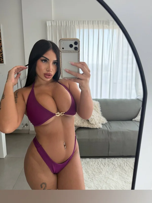 Mia OnlyFans profile