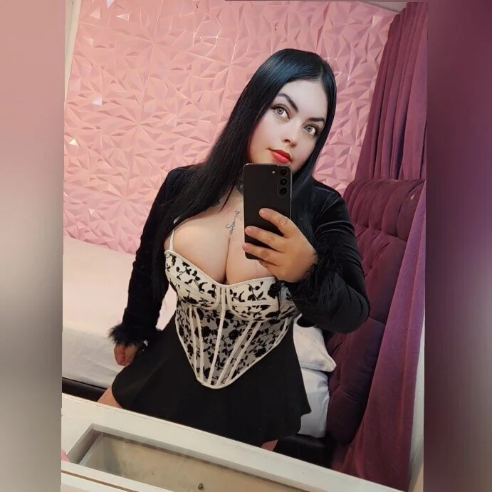 Fernanda OnlyFans pornstar with engaging content