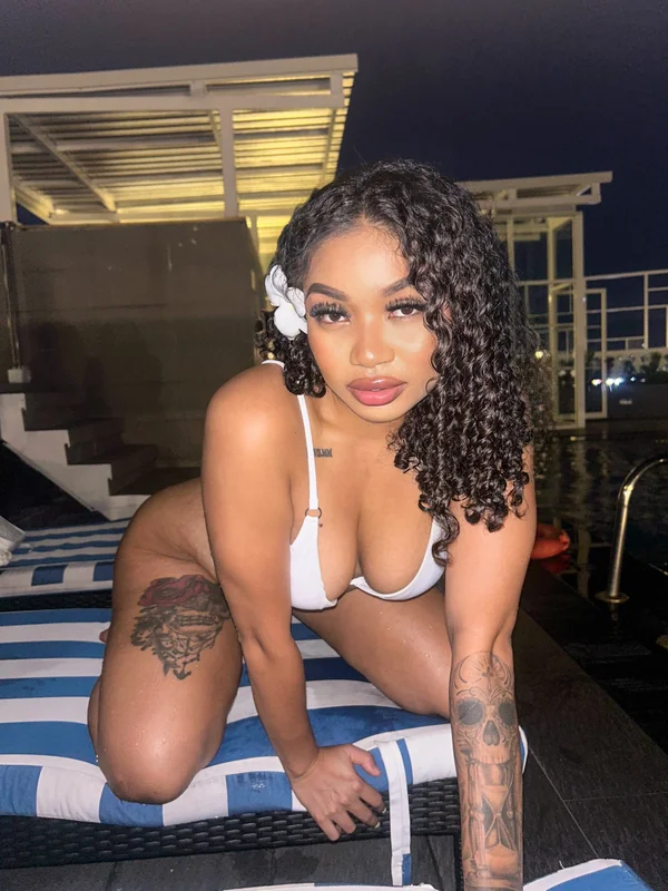 Onlylinda23 OnlyFans Creator with tease content