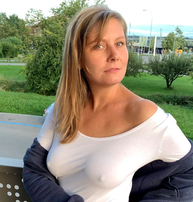 Onlyrieke OnlyFans curvy and sensual creator