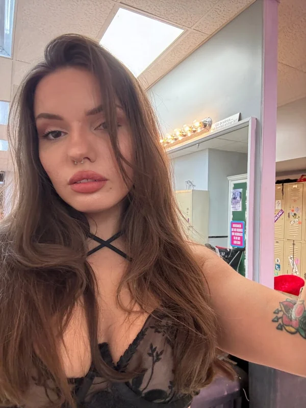 Onlytrixie OnlyFans all natural girl