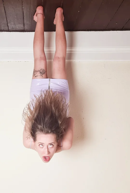 Oonagh OnlyFans creator and yogi