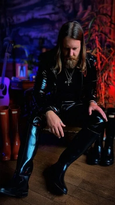 Oscarthickk OnlyFans Creator Oscarthickk OnlyFans creator with a passion for rubber boots