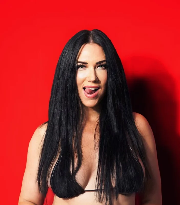Overlairbee Official OnlyFans Creator Overlairbee OnlyFans Black Hair Creator