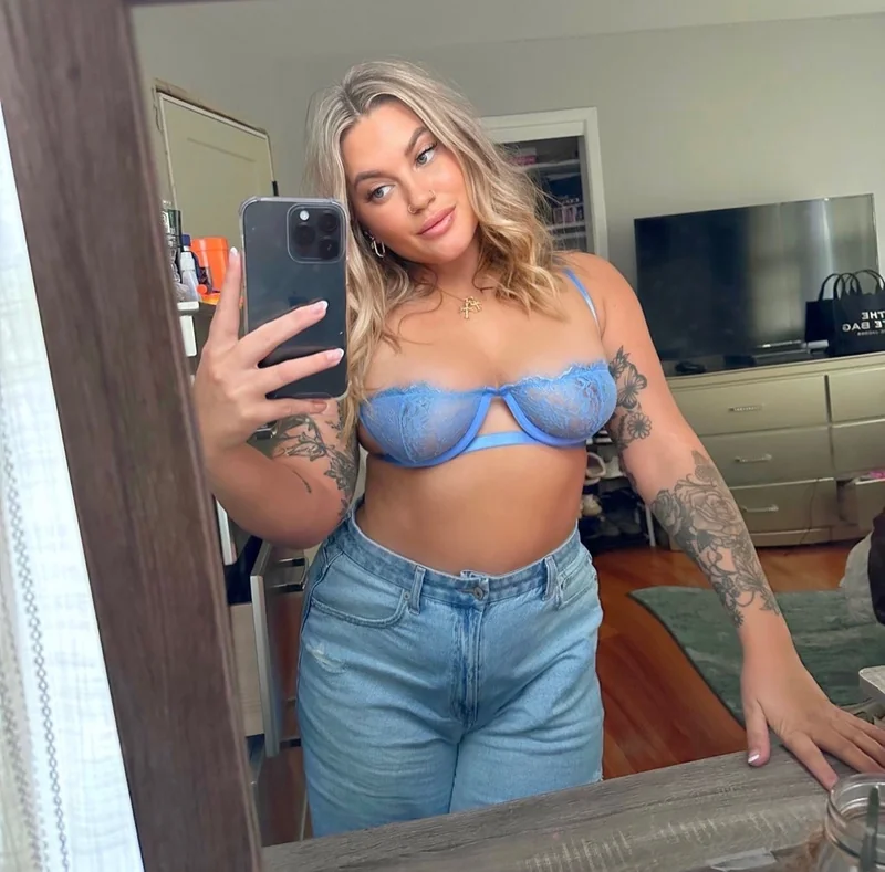 Oxlilkyliejade OnlyFans creator with exclusive content