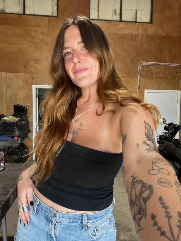 Parkerpark OnlyFans Profile Parkerpark OnlyFans slim tattooed brunette
