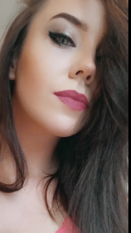 Peachyperfect92 OnlyFans Profile Peachyperfect92 OnlyFans brunette creator