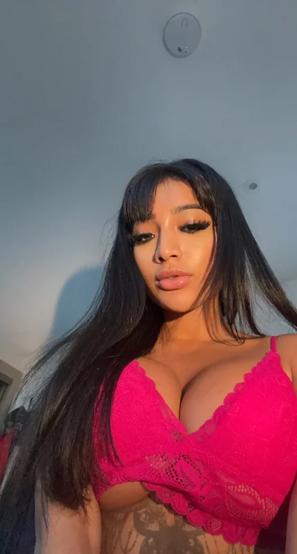 Yasmina Khan OnlyFans profile