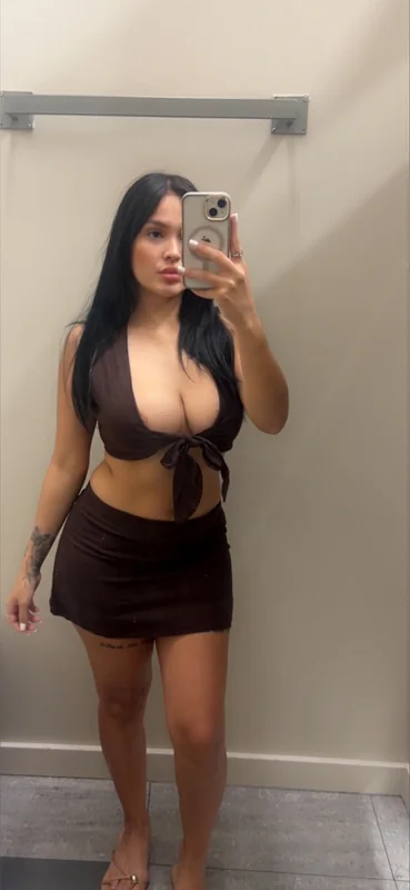 Latinabarbiee OnlyFans Profile Latinabarbiee OnlyFans glam model