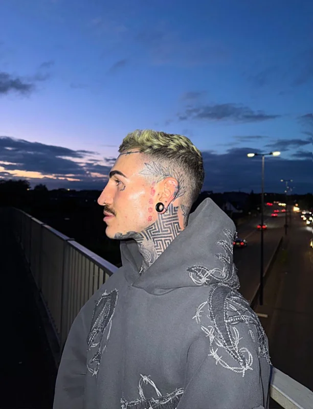 Peroxidepiss OnlyFans Creator Peroxidepiss OnlyFans creator with tattoos
