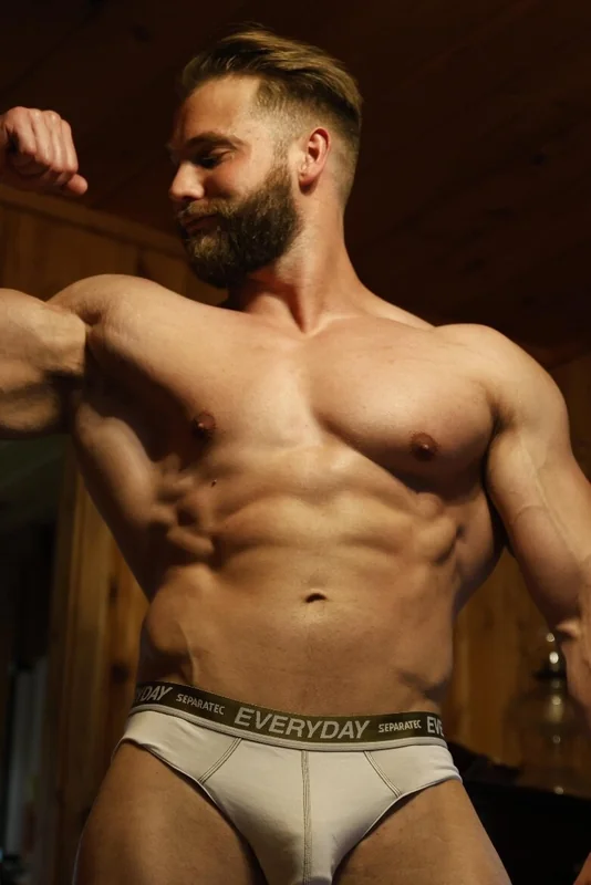 PeyerDaniel on OnlyFans with risqué photos