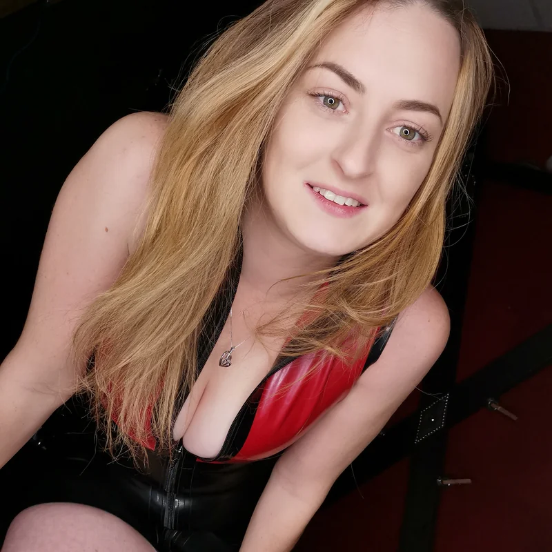 Stephanie OnlyFans Creator Stephanie OnlyFans creator with custom content