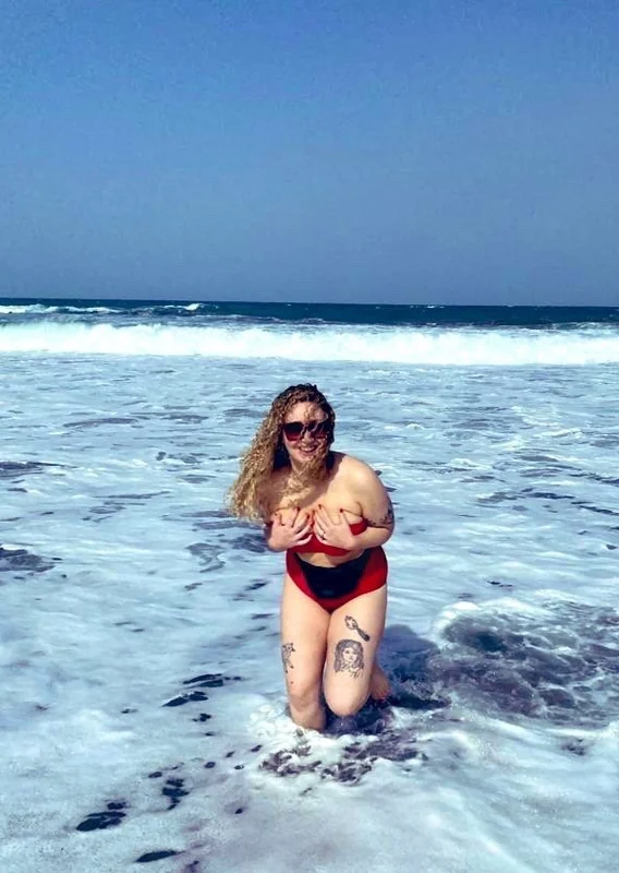 Phoebe Huxley | Tall Curvy OnlyFans profile