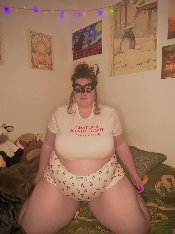 Phoebesoffice on OnlyFans, your submissive Brit