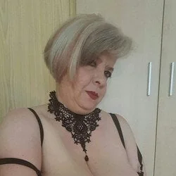 Pimpinelladark OnlyFans profile