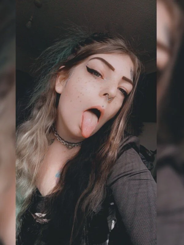 PiXXie VIP OnlyFans Tattooed Creator