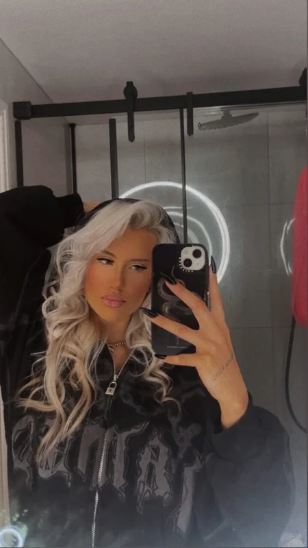 Pleasingpoppy Exclusive OnlyFans Content Pleasingpoppy OnlyFans interactive dancer from UK