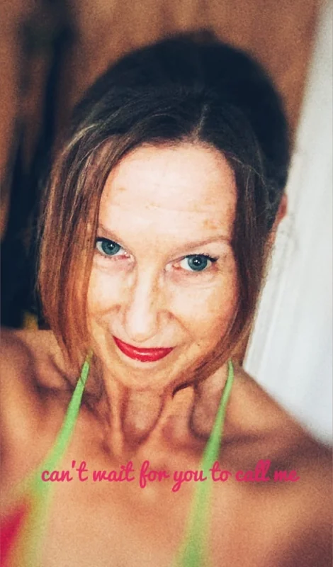 Poppy Bee OnlyFans profile