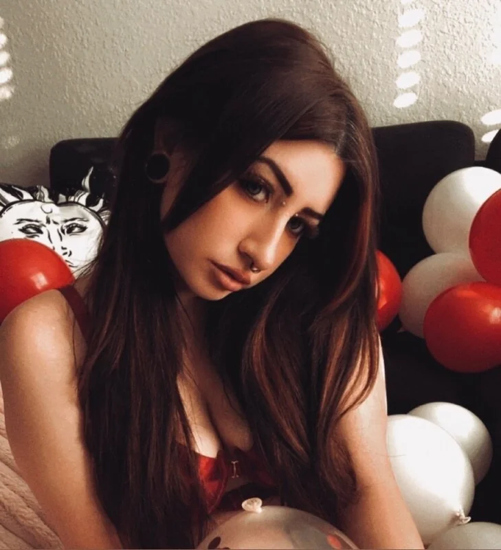 Poppy OnlyFans profile
