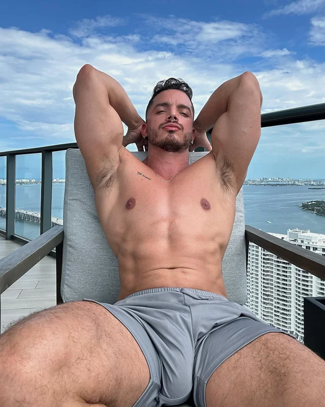 Poyato (Top 0.1%) OnlyFans profile