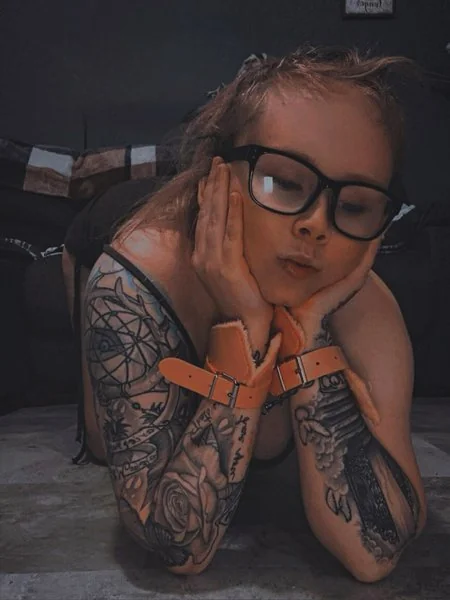 prettycmslt OnlyFans creator with exclusive content.