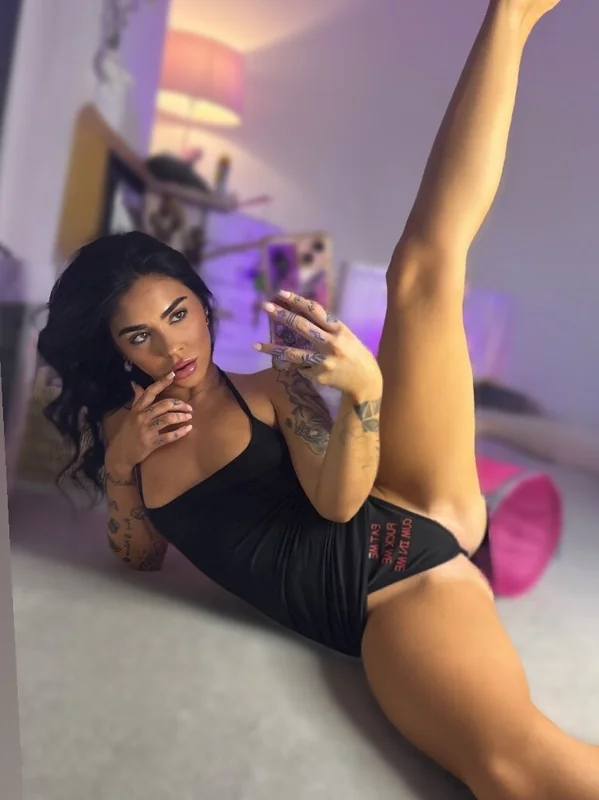 Georgia Mae OnlyFans creator with captivating content