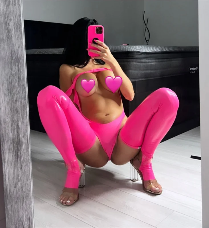 Pretty in Pink 💗 TOP 0.2% OnlyFans profile