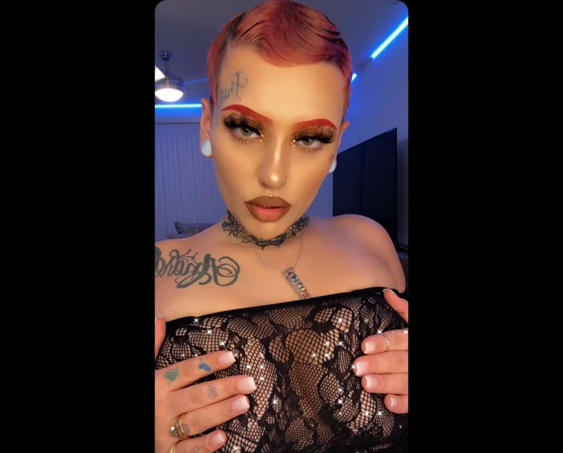 ReinaJuicy👑💦 OnlyFans creator with stunning content