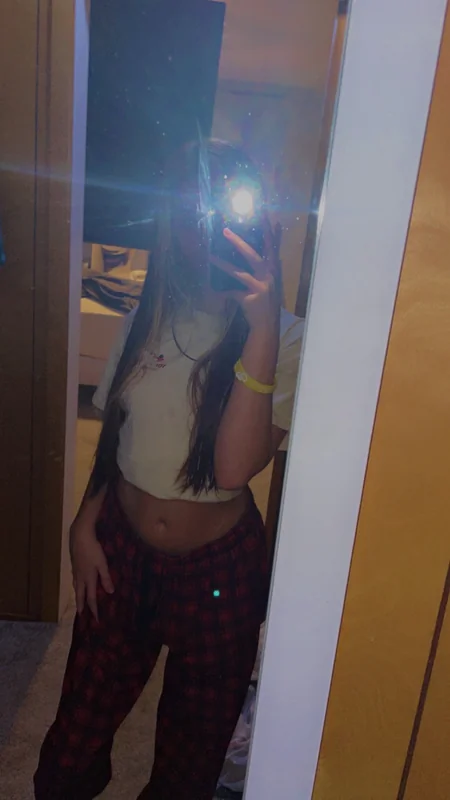 Pretty female OnlyFans profile