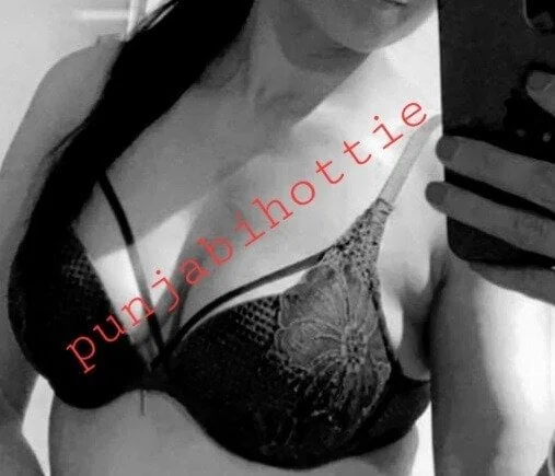 Punjabihottie OnlyFans creator with personalized content