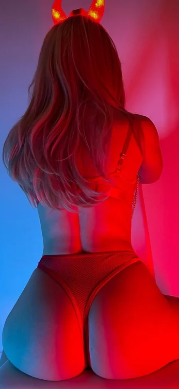 Q123345 - OnlyFans Creator Profile Picture