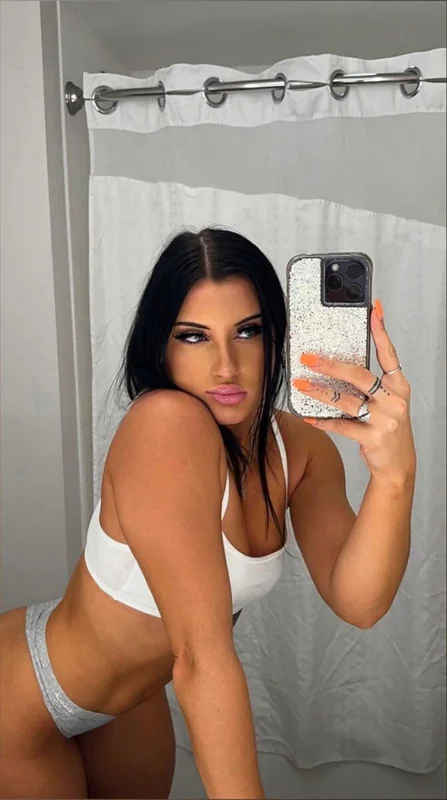 Leah - OnlyFans Creator Profile Picture