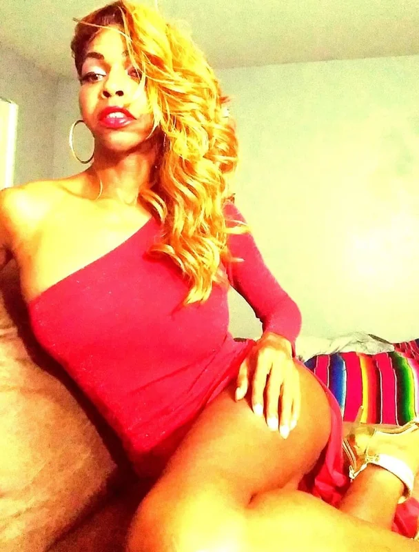 Queendingaling OnlyFans Creator Profile Queendingaling OnlyFans Glamorous Trans Creator