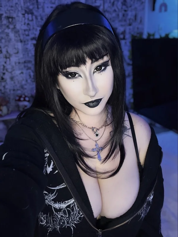rae - OnlyFans Creator Profile Picture