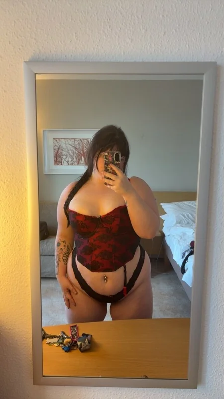 Ravenmoon666 OnlyFans alternative creator