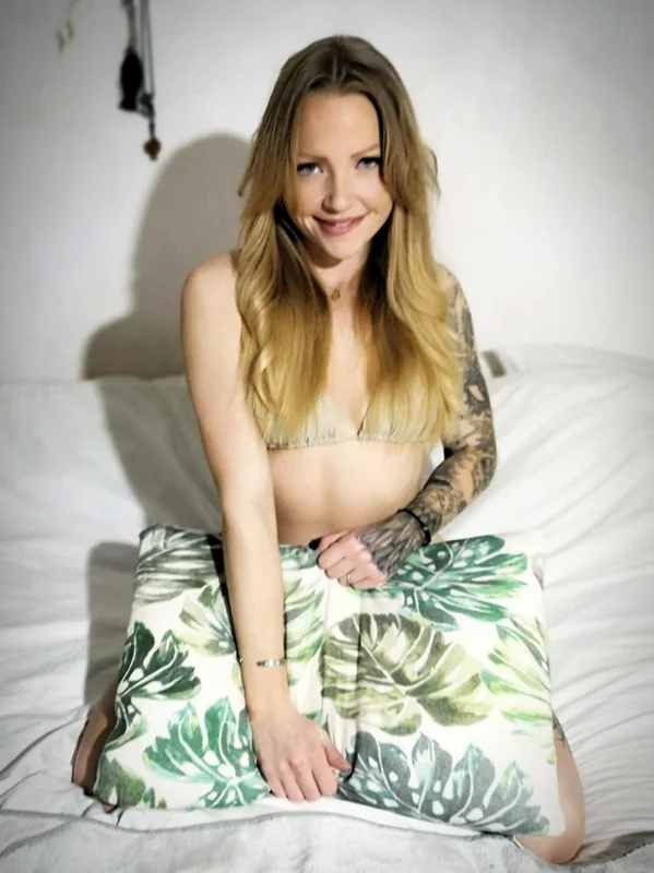 Rebeccafoxfree OnlyFans Profile Rebeccafoxfree OnlyFans creator with a naughty side