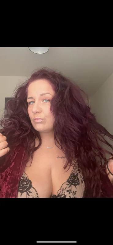 Redheadbbw548 OnlyFans Profile Redheadbbw548 OnlyFans profile with big breasts