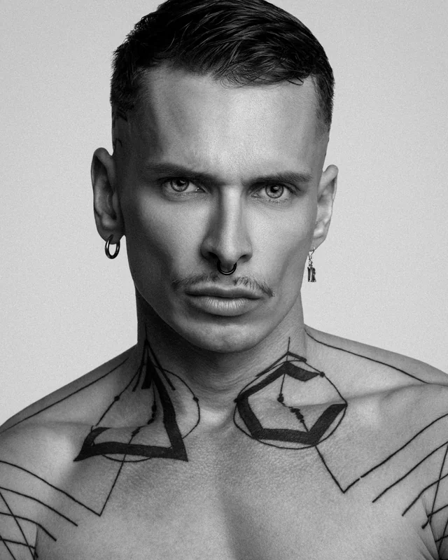 robert OnlyFans Profile robert on OnlyFans showcasing his body