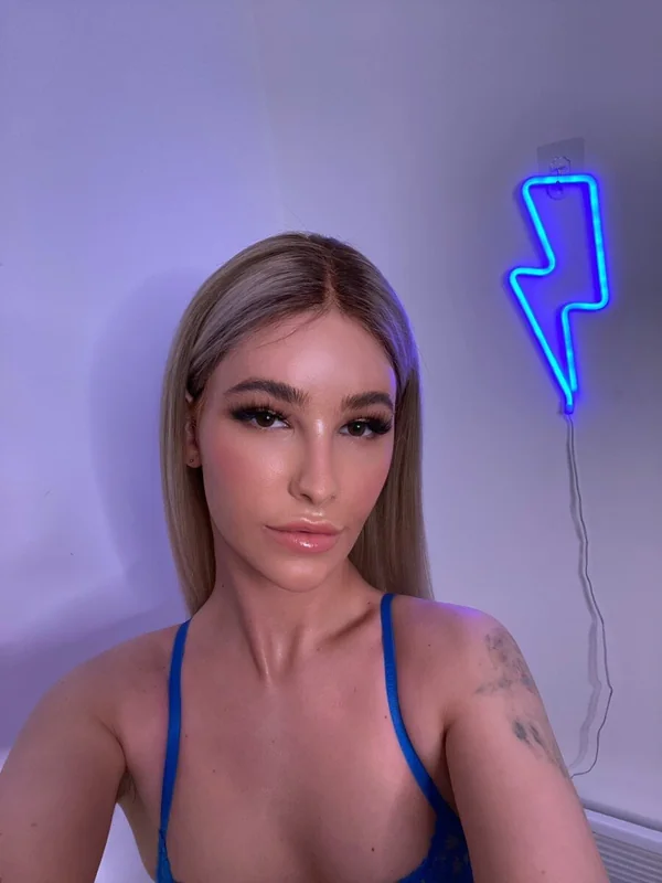 rosie cheeks (trans woman) - OnlyFans Creator Profile Picture