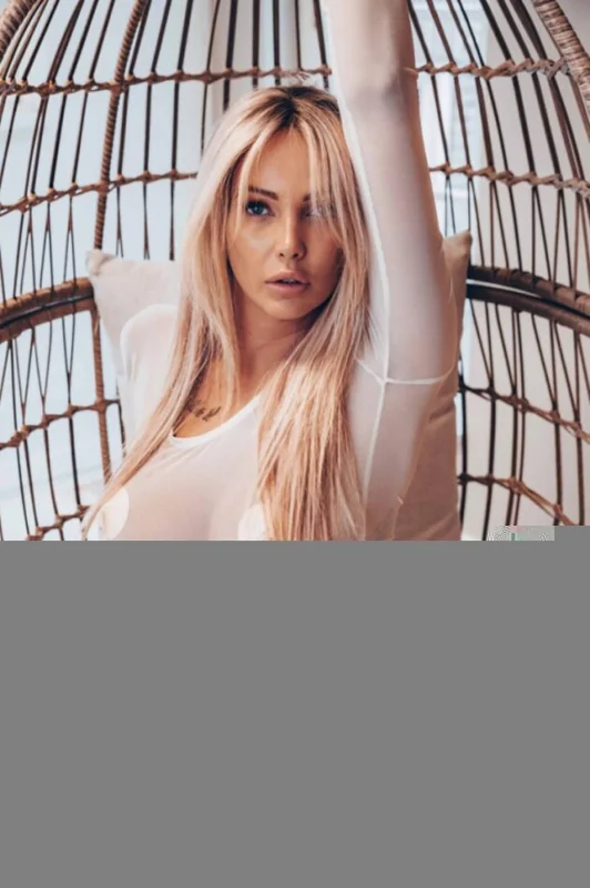 Roxy's, Your naughty mom OnlyFans profile