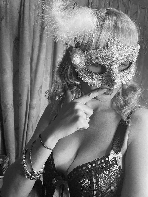 Roxysensualfree OnlyFans Creator Roxysensualfree OnlyFans petite UK housewife